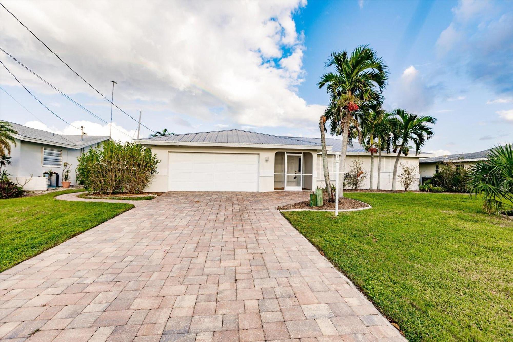 Serenity - Waterfront Cape Coral Home - Pool - 3Br 2Bth Exterior photo