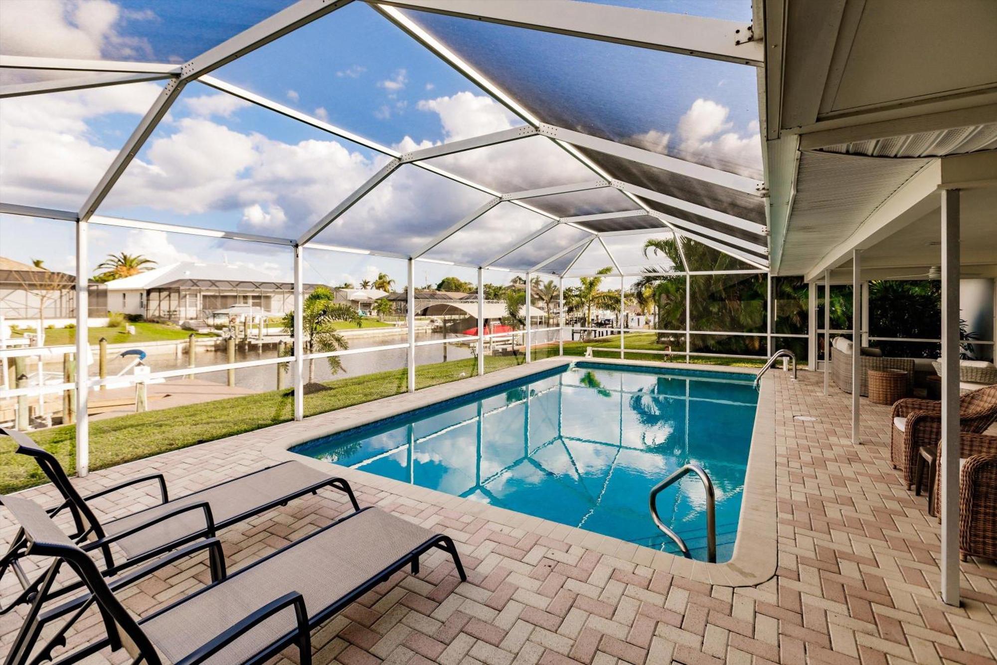 Serenity - Waterfront Cape Coral Home - Pool - 3Br 2Bth Exterior photo