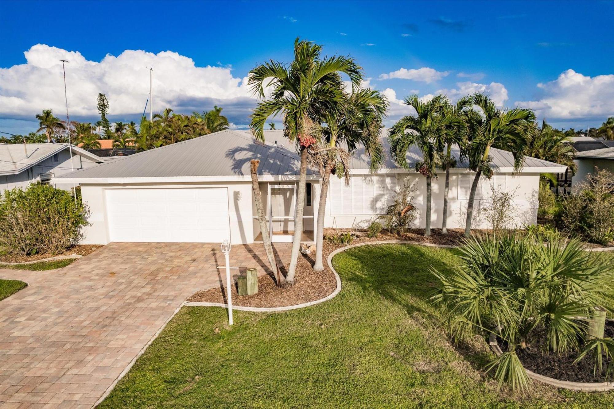 Serenity - Waterfront Cape Coral Home - Pool - 3Br 2Bth Exterior photo