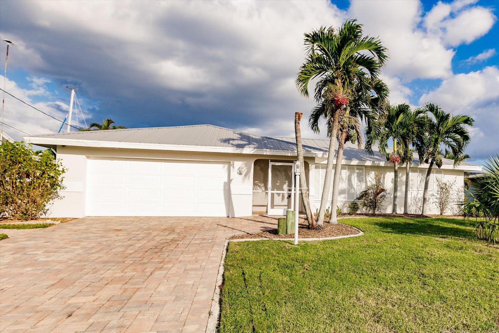 Serenity - Waterfront Cape Coral Home - Pool - 3Br 2Bth Exterior photo