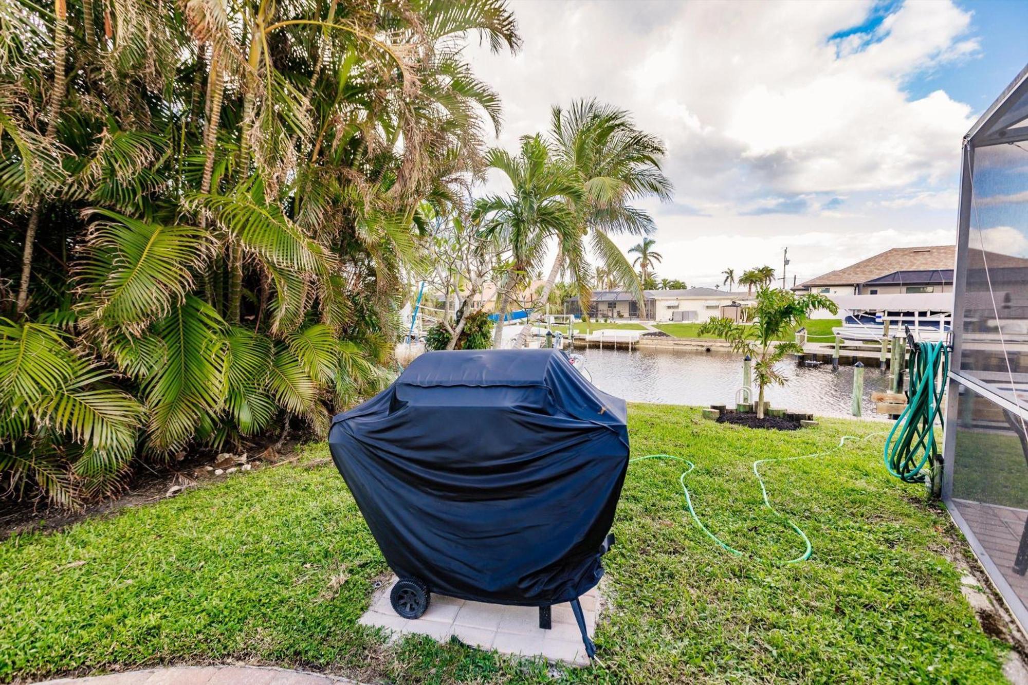 Serenity - Waterfront Cape Coral Home - Pool - 3Br 2Bth Exterior photo