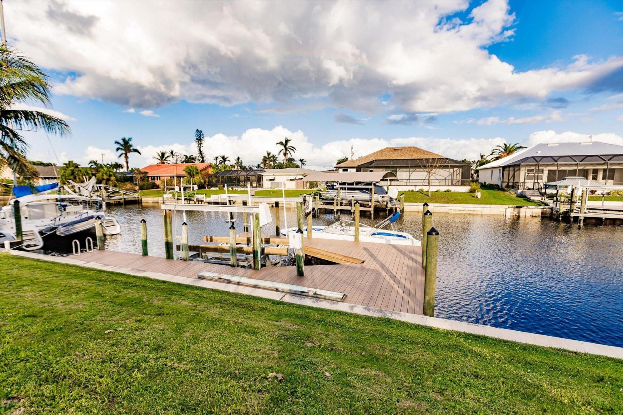 Serenity - Waterfront Cape Coral Home - Pool - 3Br 2Bth Exterior photo